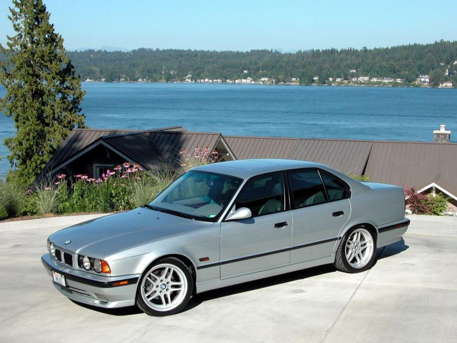  BMW M5 Sedan 1994 года  (фото 8 из 19)